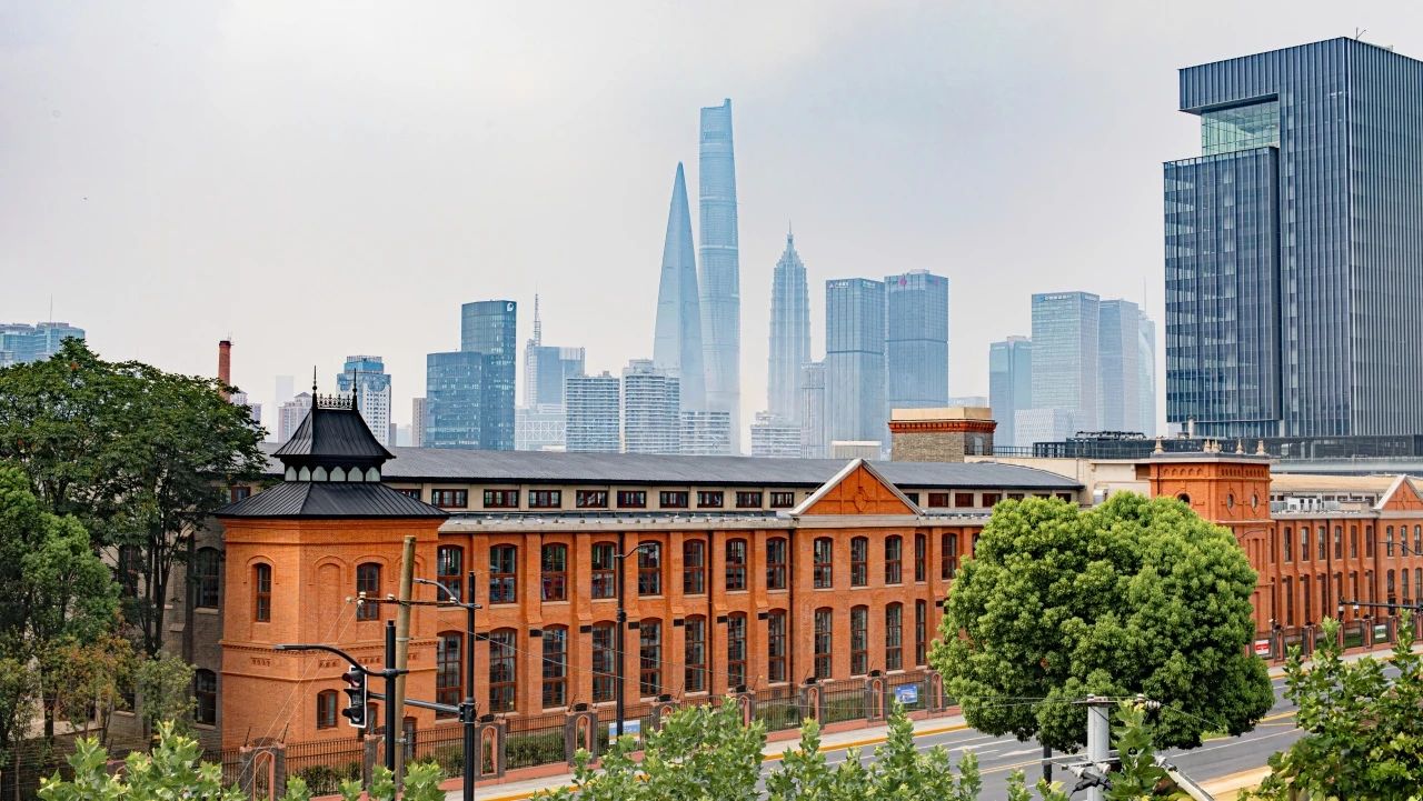 &nbsp;5楼自拍
杨树浦路670号英商怡和纱厂旧址修缮工程荣获第五届&ldquo;上海市建筑遗产保护利用示范项目&rdquo;