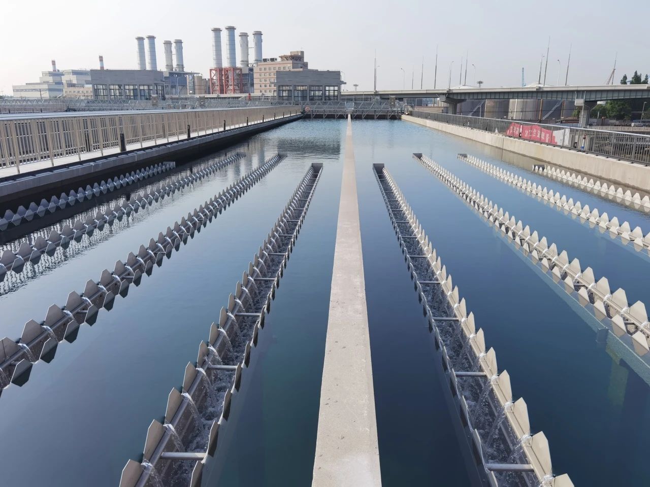 5楼自拍
制水公司闸北水厂改建工程具备通水条件